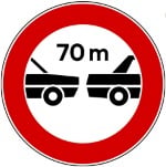 German road sign telling drivers of the minimum following distance.
